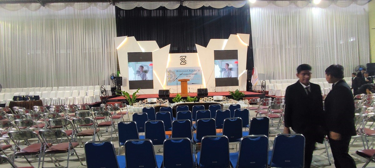 Akhirussanah Angkatan XX SMP IT Ihsanul Fikri 2023/2024 - sewa LED screen indoor - vendor sewa LED screen indoor - harga sewa LED screen indoor