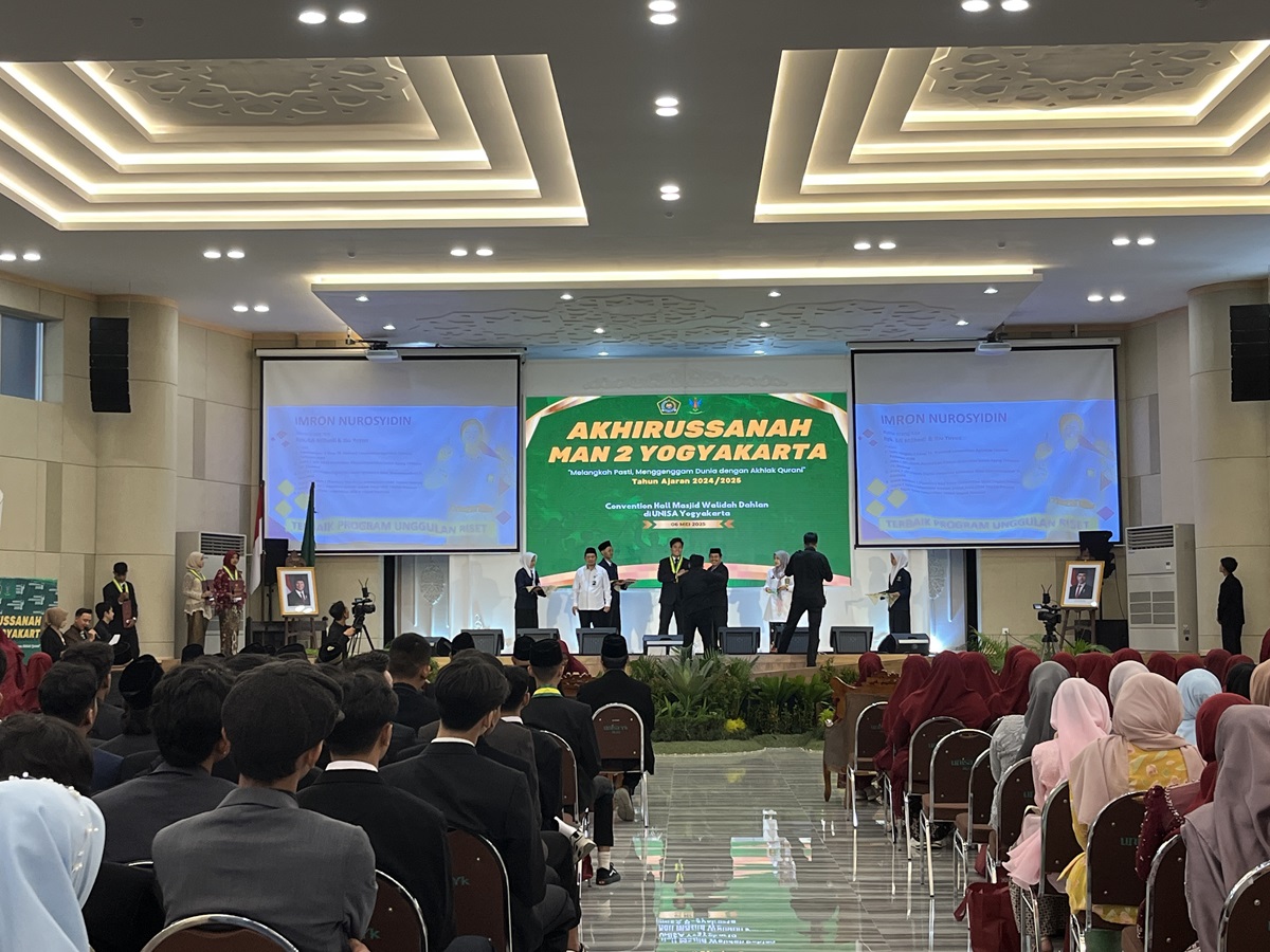 akhirusanah man 2 yogyakarta - sewa led screen yogyakarta - sewa multimedia yogyakarta - jasa live video dan live streaming jogjakarta